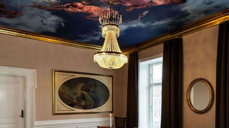 <b>Royal Hotel Meeting</b>. Images powered by <a href="https://leonardo.com/" title="Leonardo Worldwide" target="_blank">Leonardo</a>.