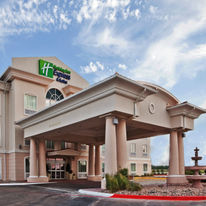 Holiday Inn Express Hotel & Suites Woodw