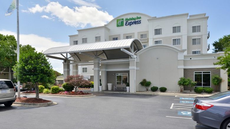 Holiday Inn Express Hotel  and  Suites Exterior. Images powered by <a href="http://www.leonardo.com" target="_blank" rel="noopener">Leonardo</a>.