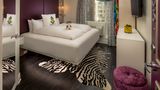 <b>Staypineapple, An Artful Hotel, Midtown Room</b>. Images powered by <a href="https://leonardo.com/" title="Leonardo Worldwide" target="_blank">Leonardo</a>.