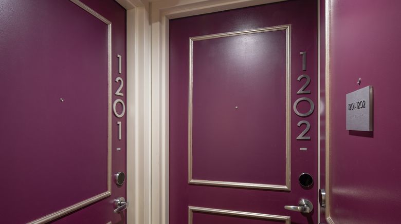 <b>Staypineapple, An Artful Hotel, Midtown Suite</b>. Images powered by <a href="https://leonardo.com/" title="Leonardo Worldwide" target="_blank">Leonardo</a>.