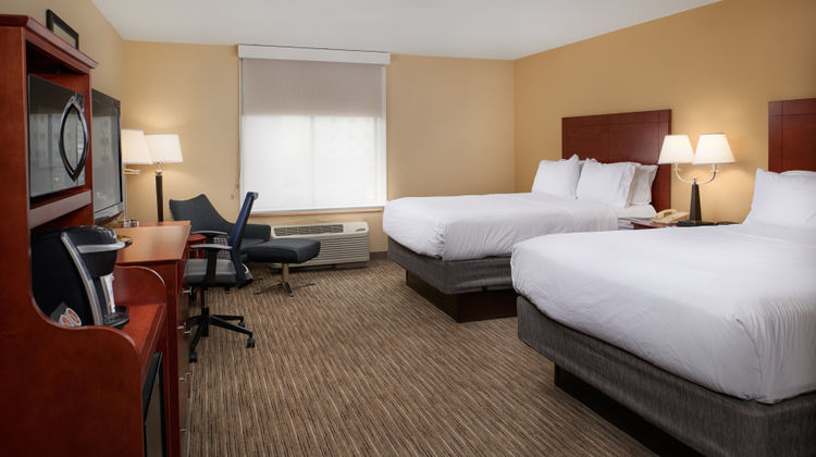 Holiday Inn Express & Suites Anniston Room