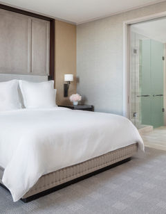 Four Seasons One Dalton Street