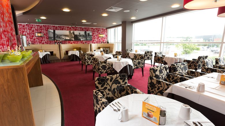 <b>Holiday Inn Manchester-MediaCityUK Restaurant</b>. Images powered by <a href="https://leonardo.com/" title="Leonardo Worldwide" target="_blank">Leonardo</a>.