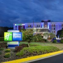 Holiday Inn Express DC East- Andrews AFB