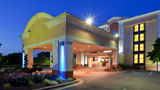 Holiday Inn Express DC East- Andrews AFB Exterior