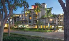 Peacock Suites