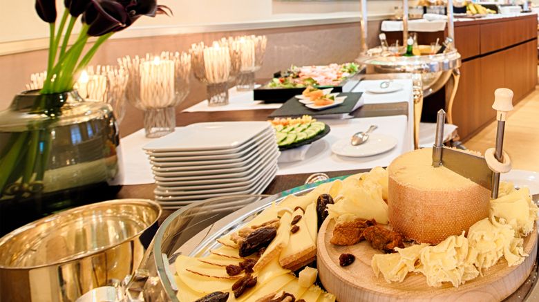 <b>Alden Suite Hotel Splugenschloss Restaurant</b>. Images powered by <a href="https://leonardo.com/" title="Leonardo Worldwide" target="_blank">Leonardo</a>.