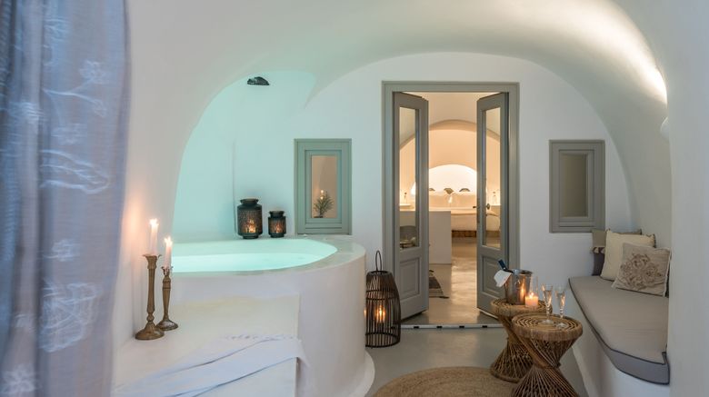 Cocoon Suites Santorini Room. Images powered by <a href="http://www.leonardo.com" target="_blank" rel="noopener">Leonardo</a>.