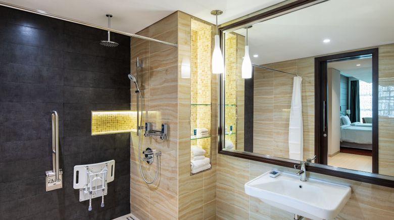<b>Four Points by Sheraton Sharjah Room</b>. Images powered by <a href="https://leonardo.com/" title="Leonardo Worldwide" target="_blank">Leonardo</a>.