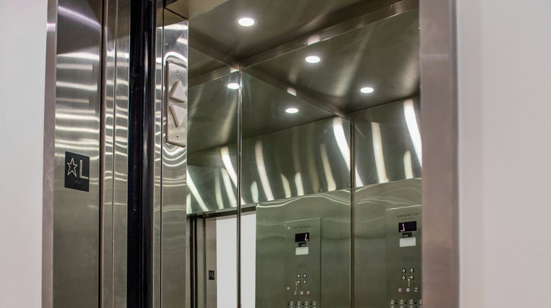 <b>Staypineapple, An Artful Hotel, Midtown Lobby</b>. Images powered by <a href="https://leonardo.com/" title="Leonardo Worldwide" target="_blank">Leonardo</a>.