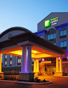 Holiday Inn Express & Suites Ottawa Airp