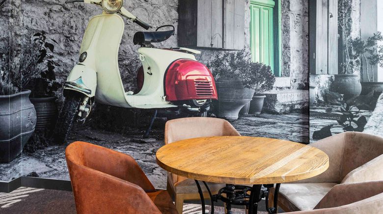 <b>Ibis Hotel Bordeaux Pessac Restaurant</b>. Images powered by <a href="https://leonardo.com/" title="Leonardo Worldwide" target="_blank">Leonardo</a>.