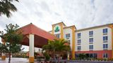Holiday Inn Express & Suites Cocoa Beach Exterior