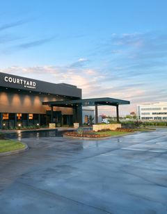 Courtyard by Marriott Dallas DFW Airport
