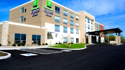 Holiday Inn Express & Suites Oswego