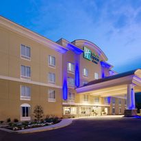 Holiday Inn Express Suites Caryville
