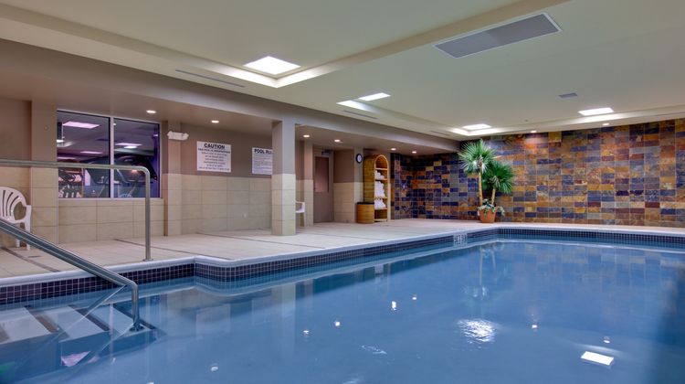Holiday Inn Express/Suites Chatham South Pool