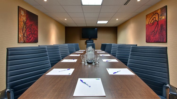 Holiday Inn Express/Suites Chatham South Meeting