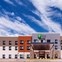 Holiday Inn Express & Suites Perryton