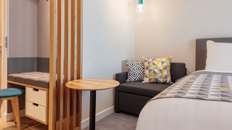 <b>Holiday Inn London - Heathrow Bath Road Room</b>. Images powered by <a href="https://leonardo.com/" title="Leonardo Worldwide" target="_blank">Leonardo</a>.