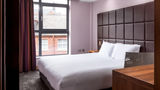 Roomzzz Leeds City Suite