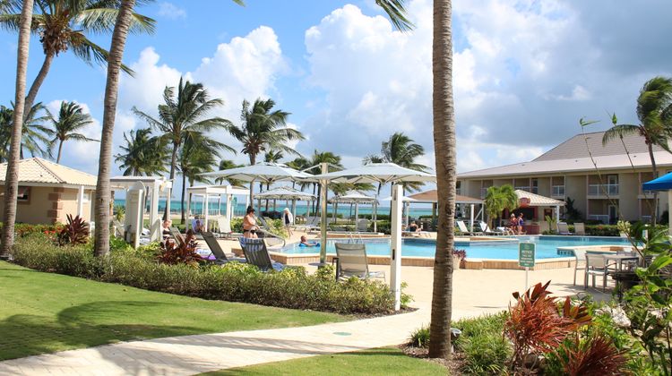 Holiday Inn Resort Grand Cayman Pool