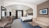 Holiday Inn Express & Suites Manhattan Suite