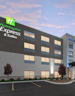 Holiday Inn Express & Suites Elkhorn