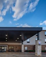 Holiday Inn Express & Suites N Waco Area