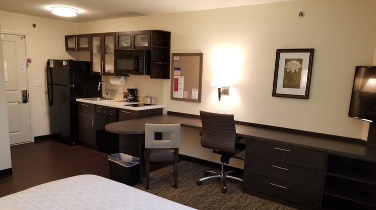 Candlewood Suites Davenport Room