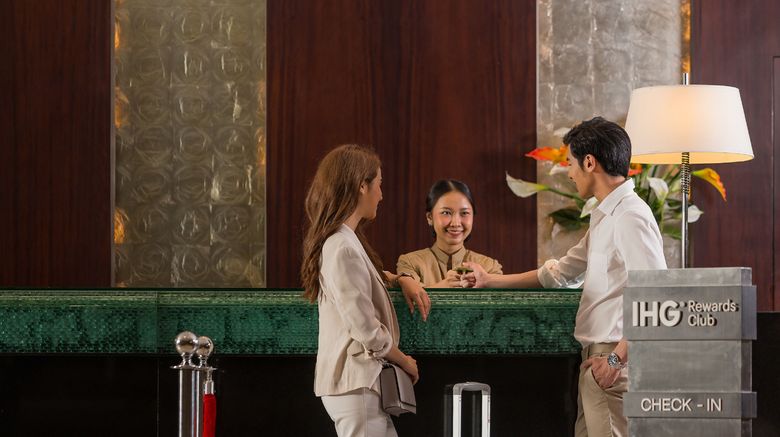 Holiday Inn Bangkok Silom Bangkok Thailand Hotels First Class Hotels In Bangkok Gds Reservation Codes Travelage West