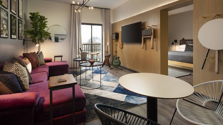 <b>MOXY Memphis Downtown Suite</b>. Images powered by <a href="https://leonardo.com/" title="Leonardo Worldwide" target="_blank">Leonardo</a>.