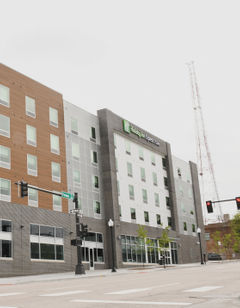 Holiday Inn Express & Suites Downtown