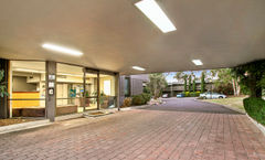 Knox International Hotel
