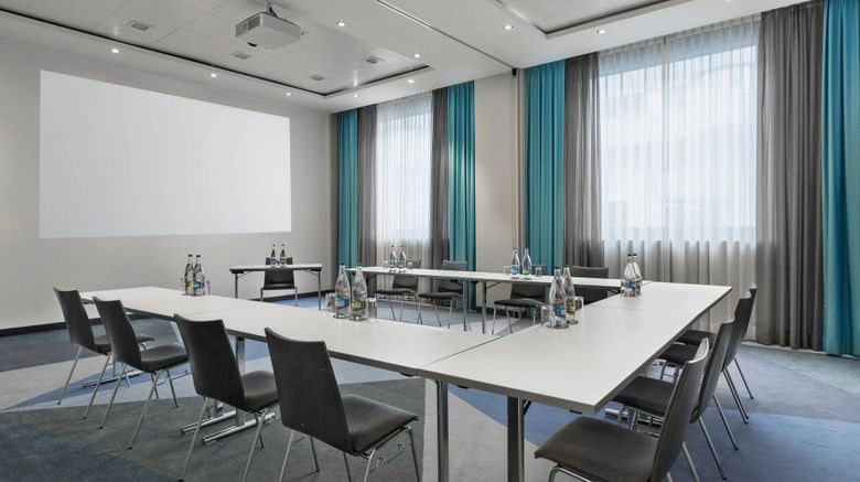 <b>Courtyard Zurich North Meeting</b>. Images powered by <a href="https://leonardo.com/" title="Leonardo Worldwide" target="_blank">Leonardo</a>.