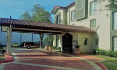 Red Roof Inn & Suites Houston -Hobby Air
