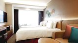 Holiday Inn & Suites Shin Osaka Room
