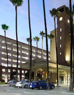 Courtyard by Marriott Los Angeles LAX