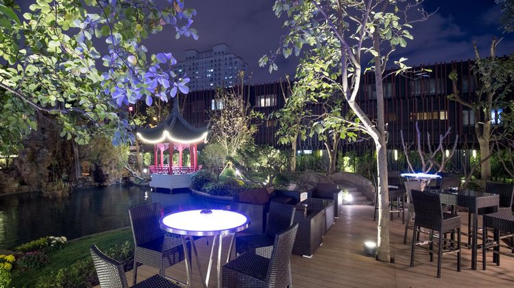 Golden Tulip Shanghai Rainbow Hotel Exterior