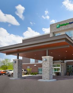 Holiday Inn Express & Stes Airport South