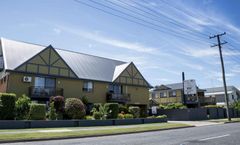 Coastal Bay Motel