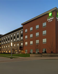 Holiday Inn Express & Suites Brookfield