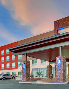 Holiday Inn Express & Suites Civic Ctr