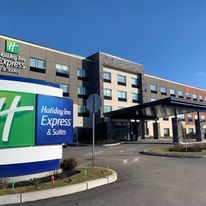 Holiday Inn Express/Suites Randolph