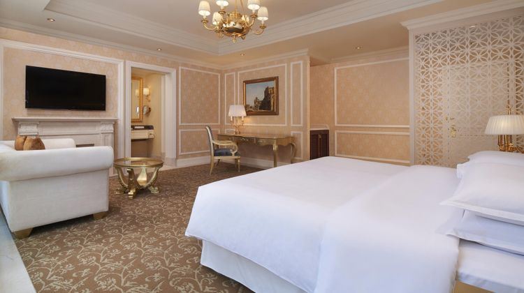 Sheraton Chongqing Hotel Room