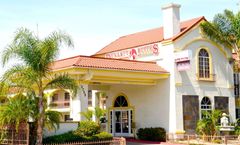 Dynasty Suites Hotel Riverside