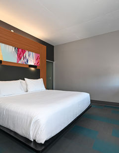 aloft Charleston Airport & Conv Center