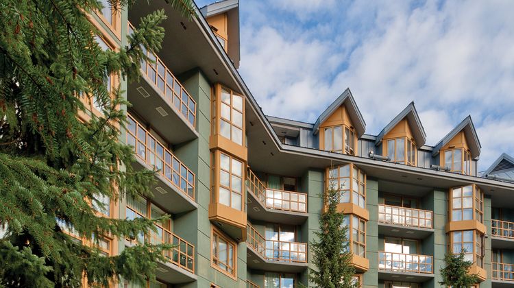 Whistler Cascade Lodge Exterior