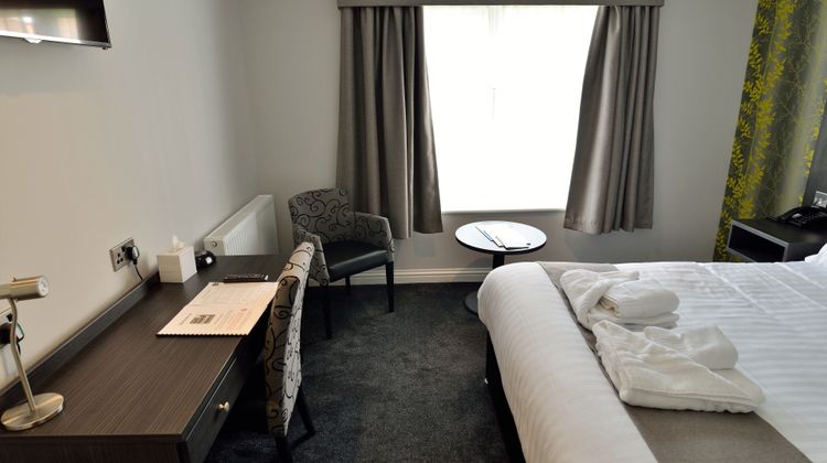 Allerton Court Hotel Room
